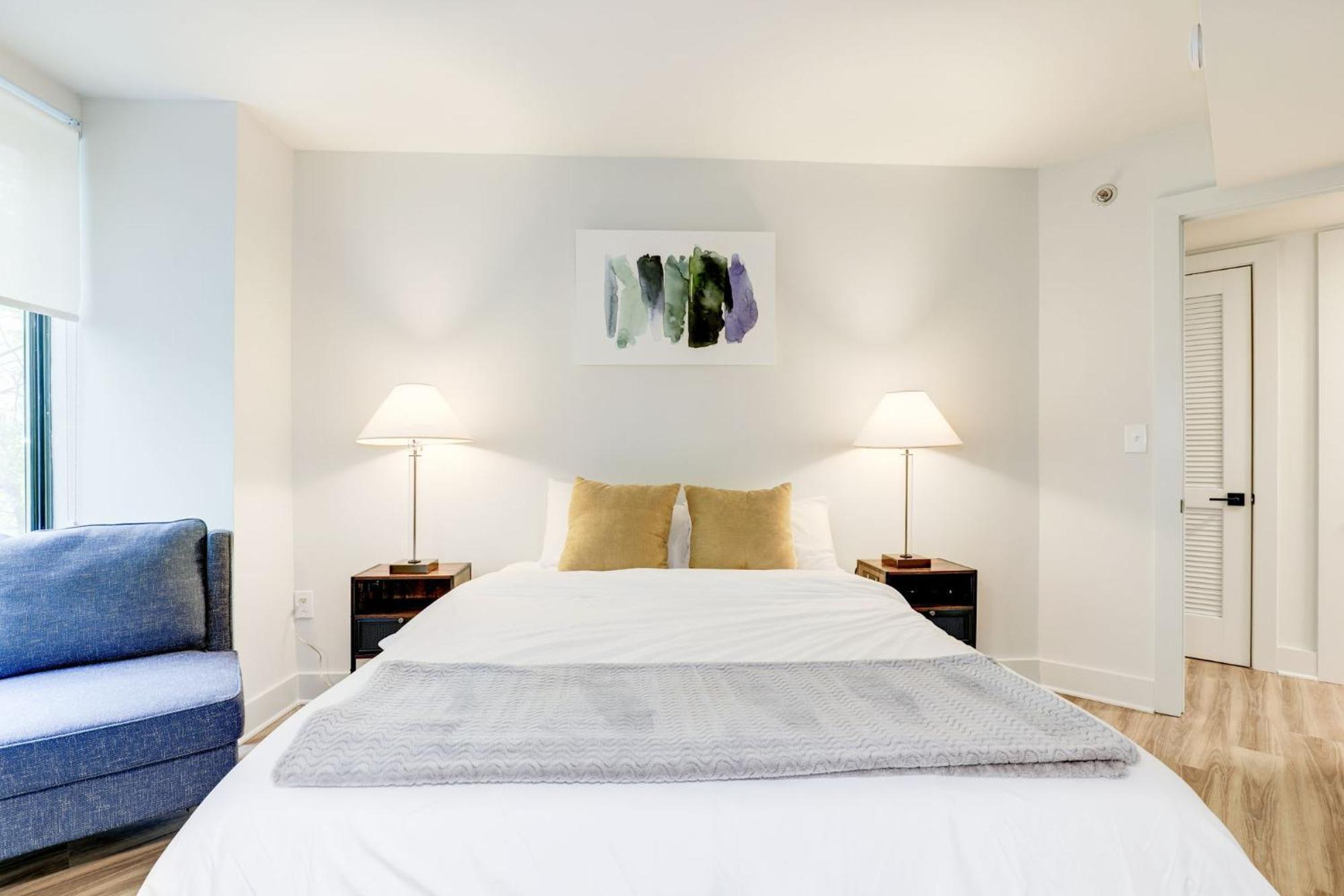 2Br Executive Apartment With Spacious Layout Arlington Eksteriør billede