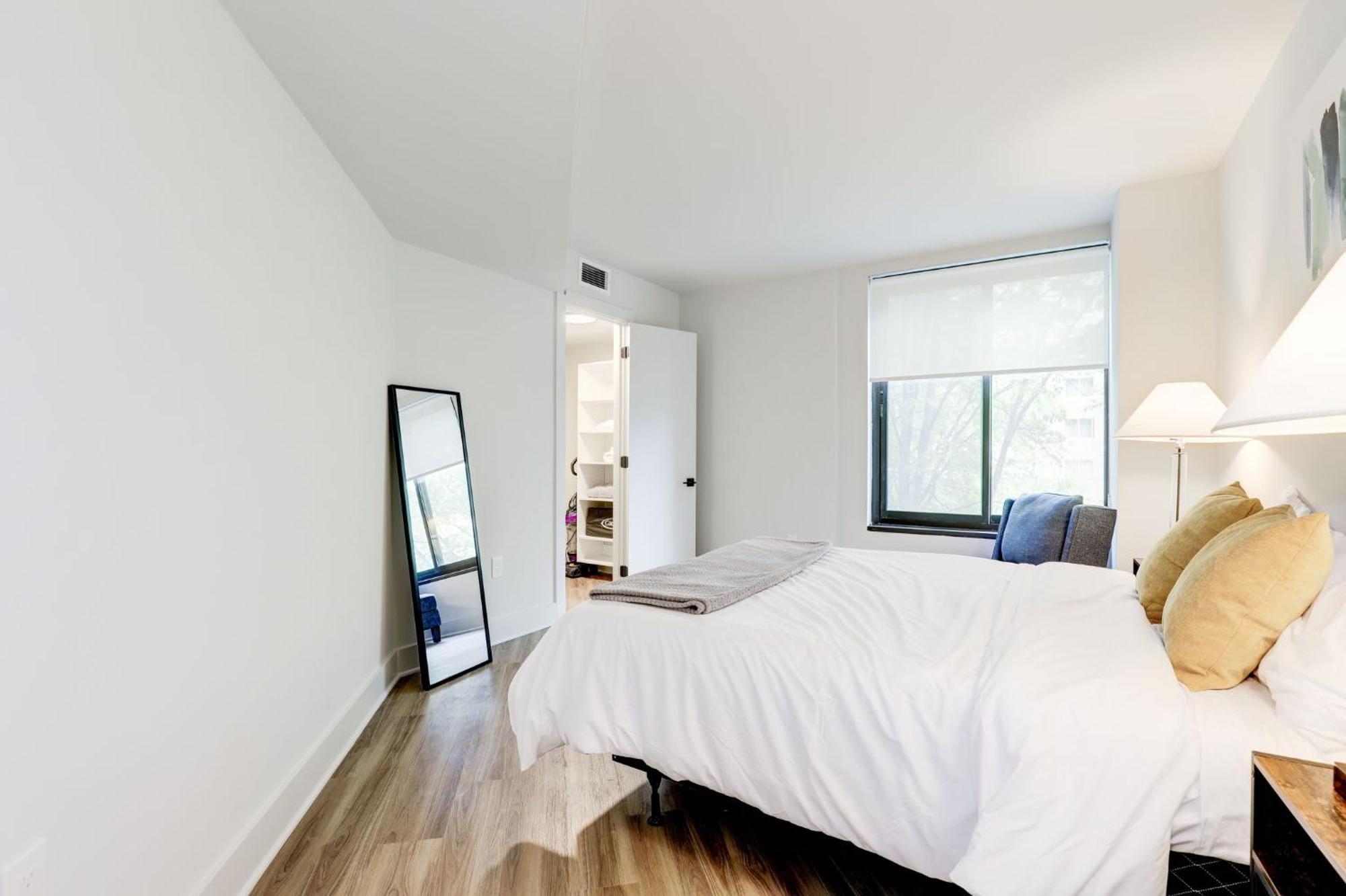 2Br Executive Apartment With Spacious Layout Arlington Eksteriør billede